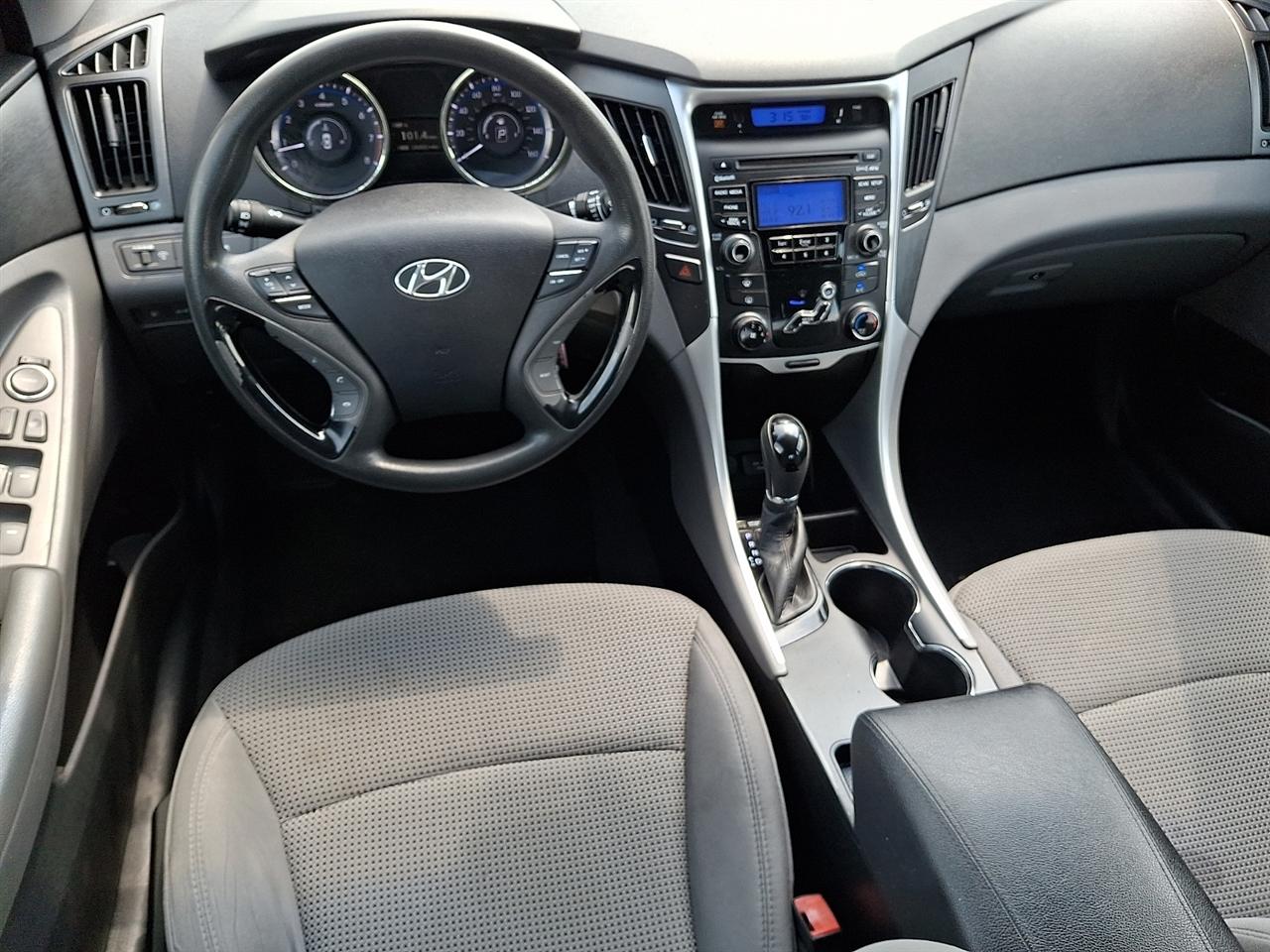 Hyundai Sonata  2012