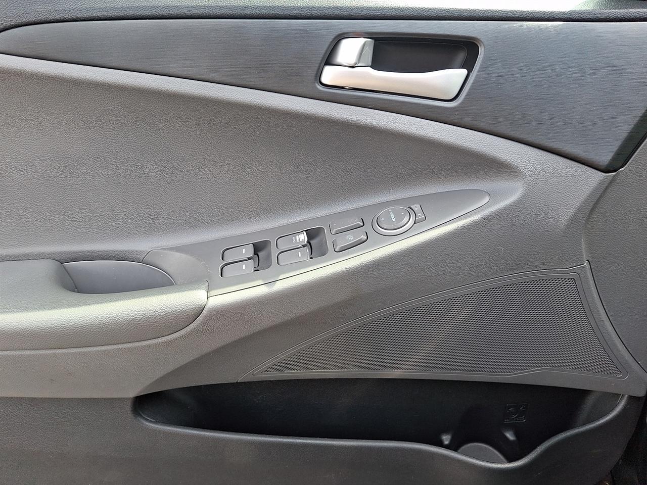 Hyundai Sonata  2012