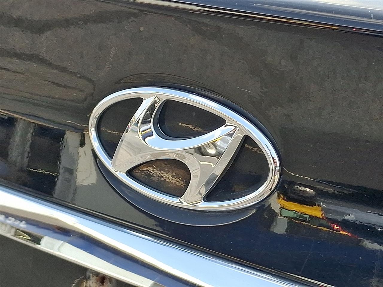 Hyundai Sonata  2012