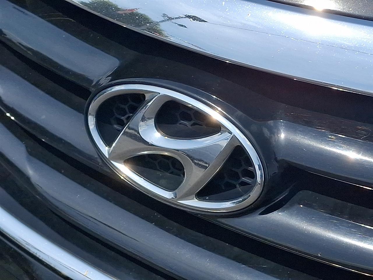 Hyundai Sonata  2012