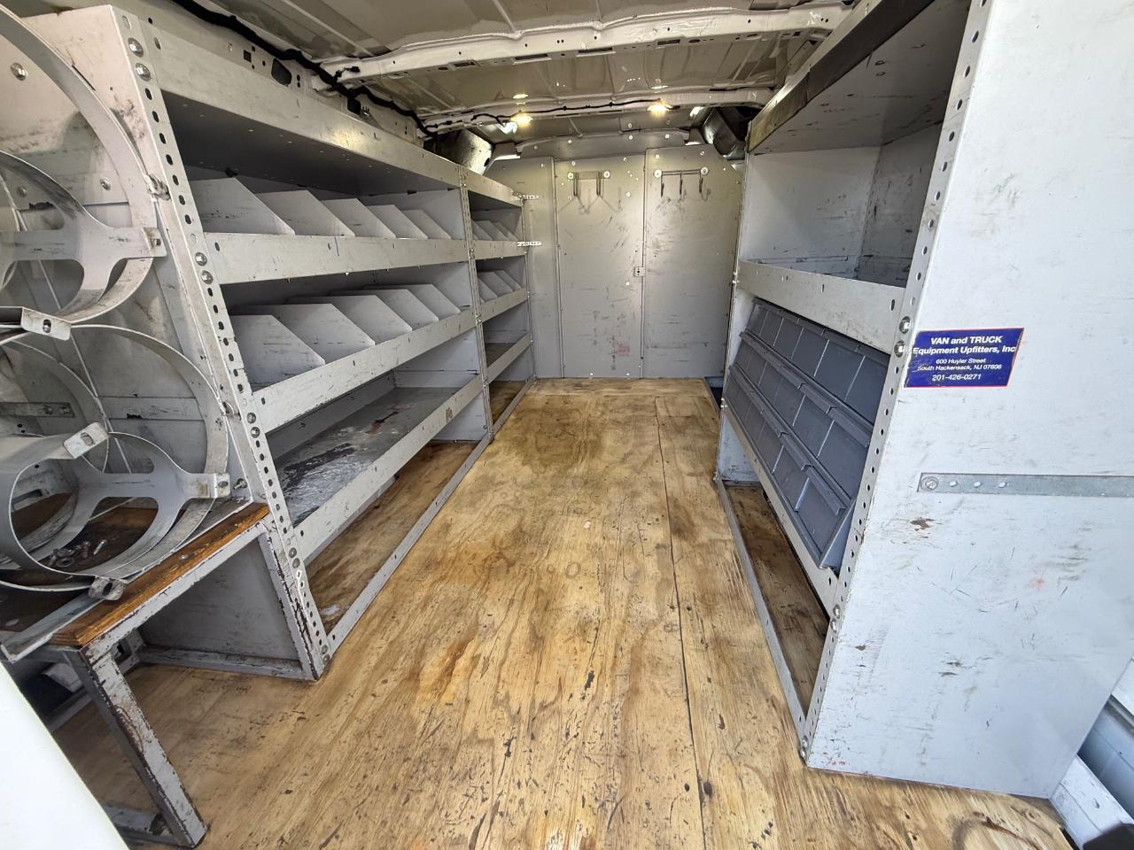 Ford Transit 250 Van Low Roof 60/40 Pass.130-in. WB 2018