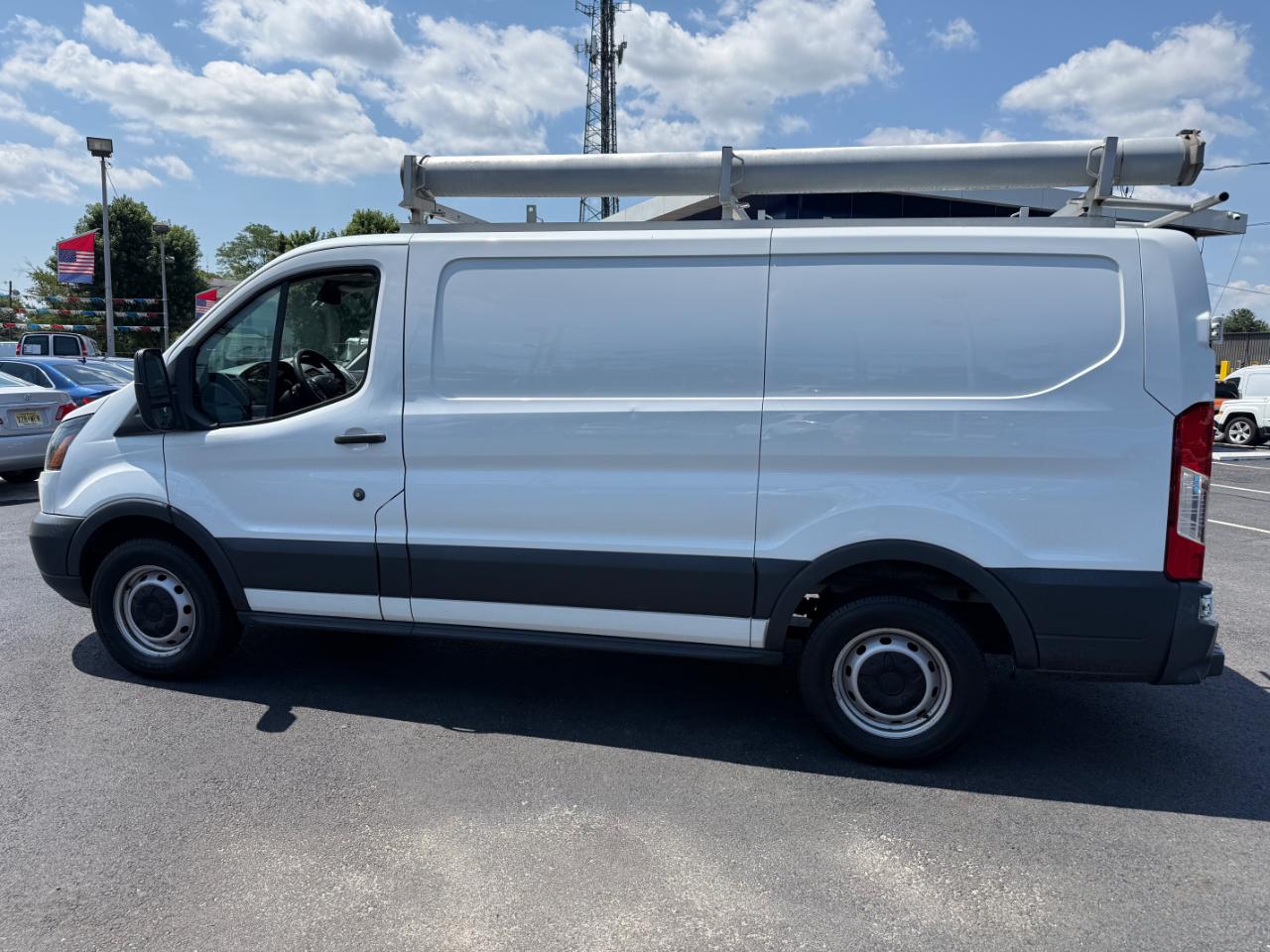 Ford Transit 250 Van Low Roof 60/40 Pass.130-in. WB 2018