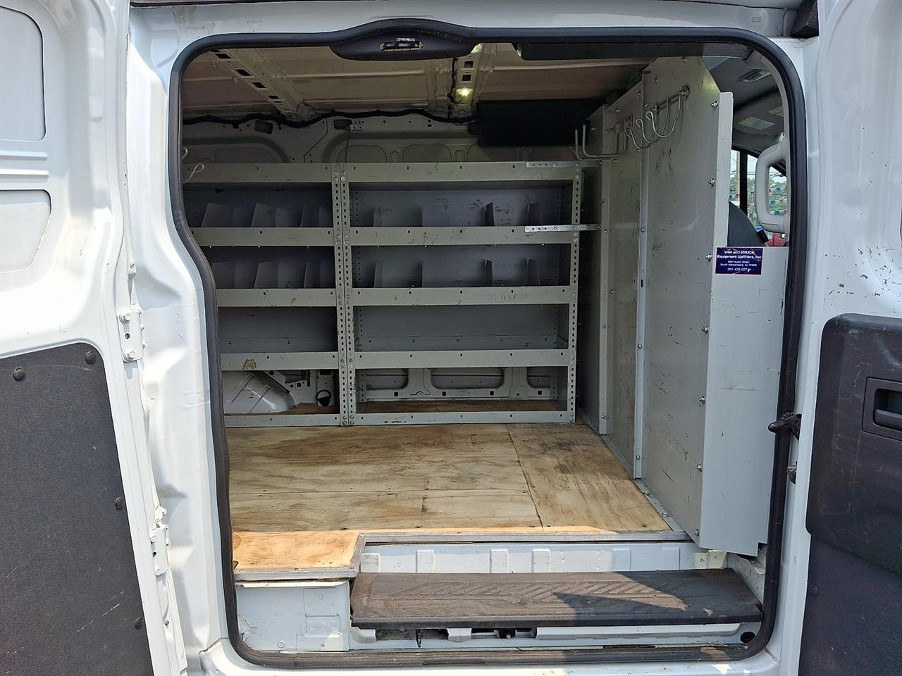 Ford Transit 250 Van Low Roof 60/40 Pass.130-in. WB 2018