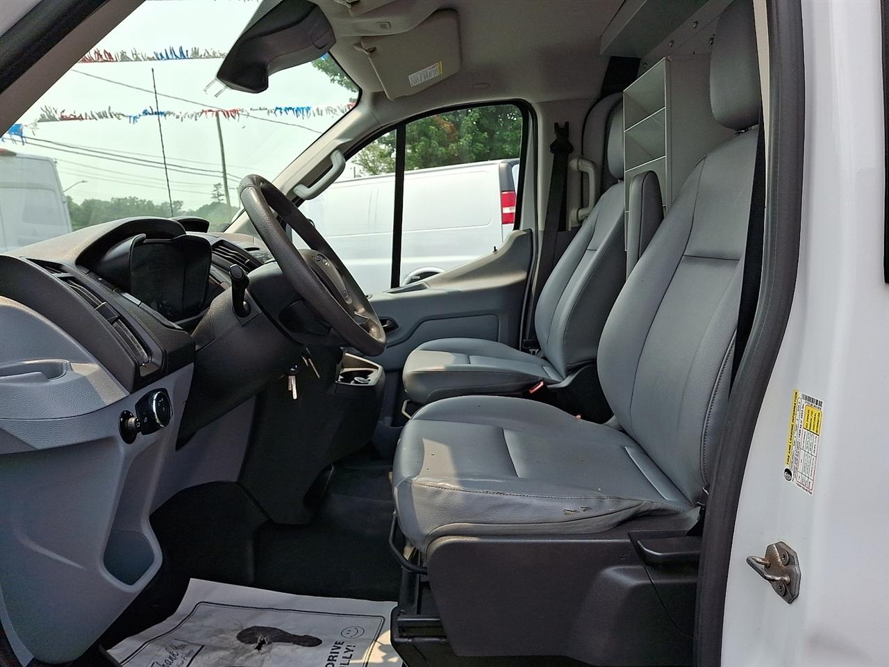 Ford Transit 250 Van Low Roof 60/40 Pass.130-in. WB 2018