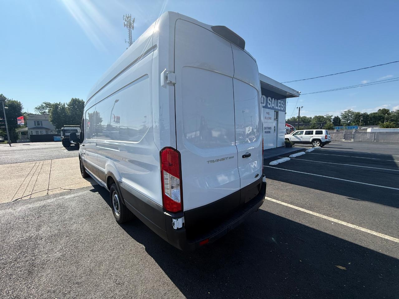 Ford Transit 250 Van High Roof w/Sliding Pass. 148-in. WB EL 2023
