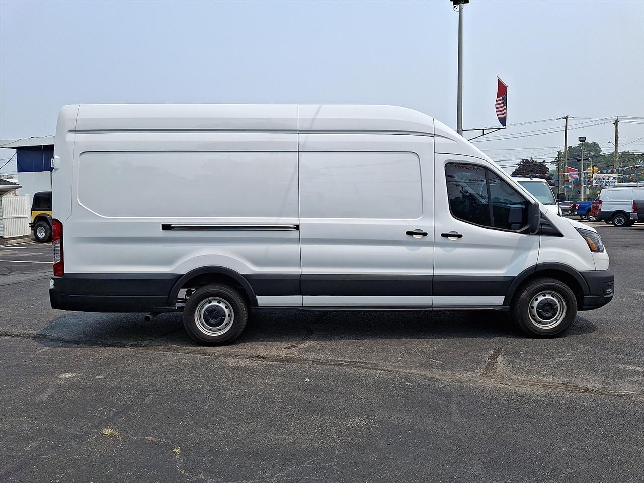 Ford Transit 250 Van High Roof w/Sliding Pass. 148-in. WB EL 2023