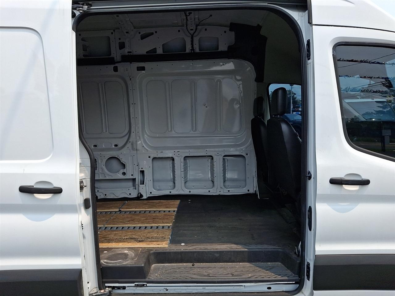 Ford Transit 250 Van High Roof w/Sliding Pass. 148-in. WB EL 2023