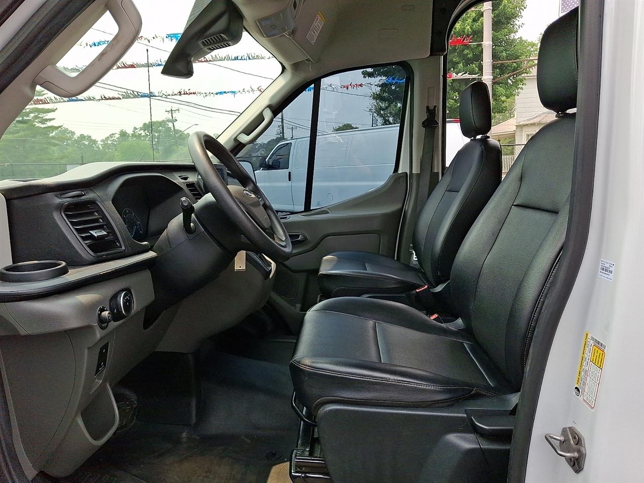Ford Transit 250 Van High Roof w/Sliding Pass. 148-in. WB EL 2023