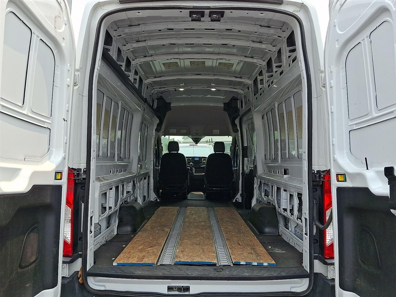Ford Transit 250 Van High Roof w/Sliding Pass. 148-in. WB EL 2023