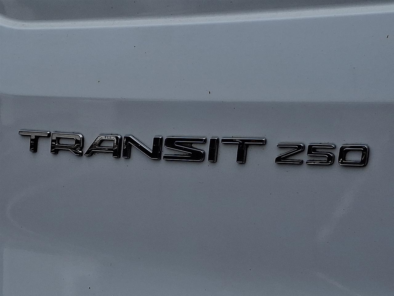 Ford Transit 250 Van High Roof w/Sliding Pass. 148-in. WB EL 2023