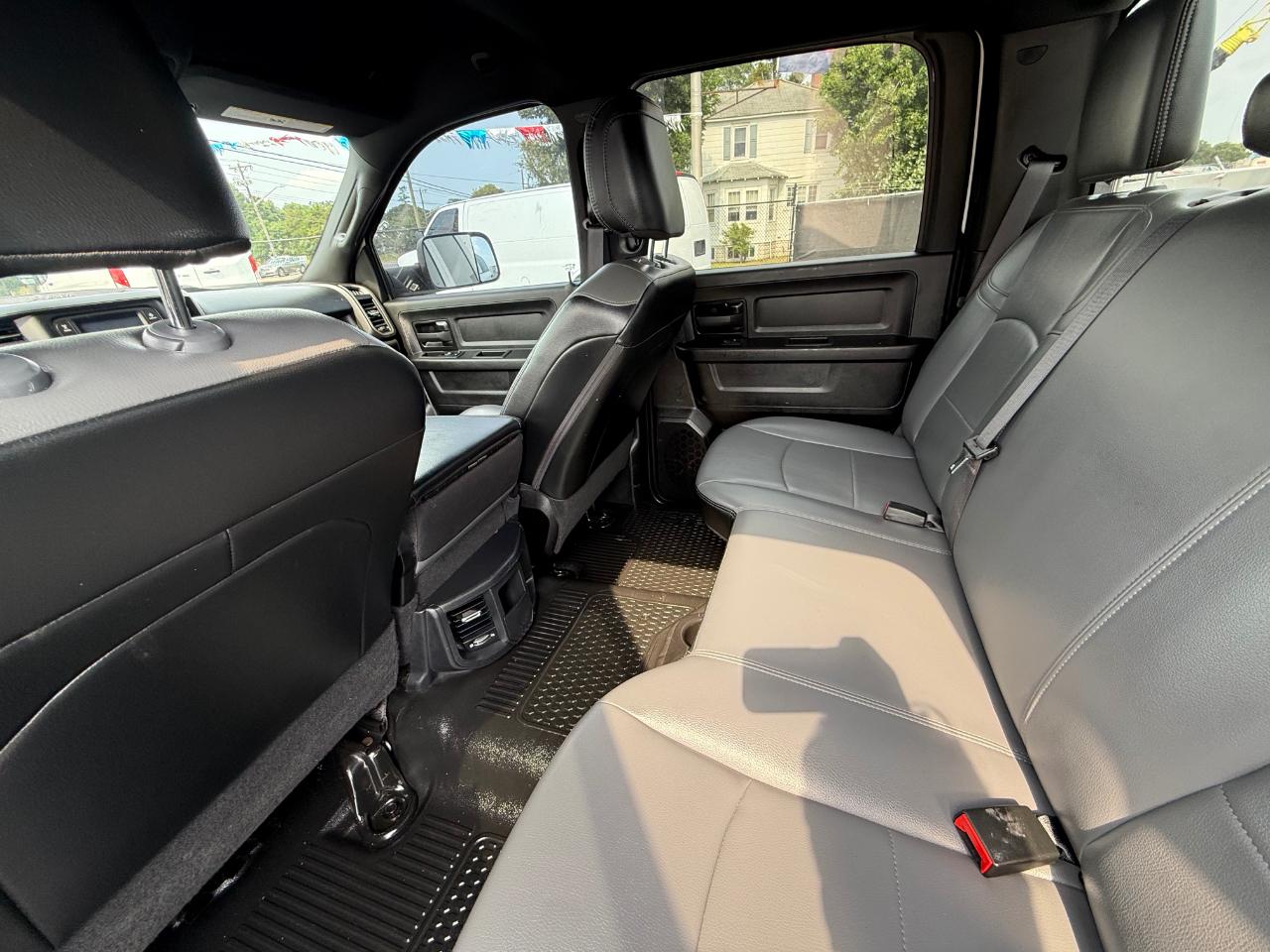 RAM 3500 Tradesman Crew Cab LWB 2WD 2022