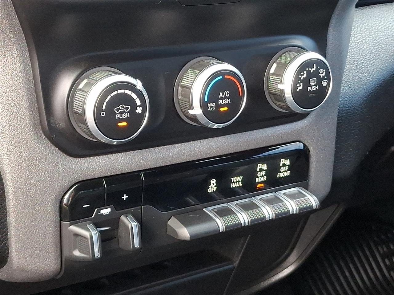 RAM 3500 Tradesman Crew Cab LWB 2WD 2022