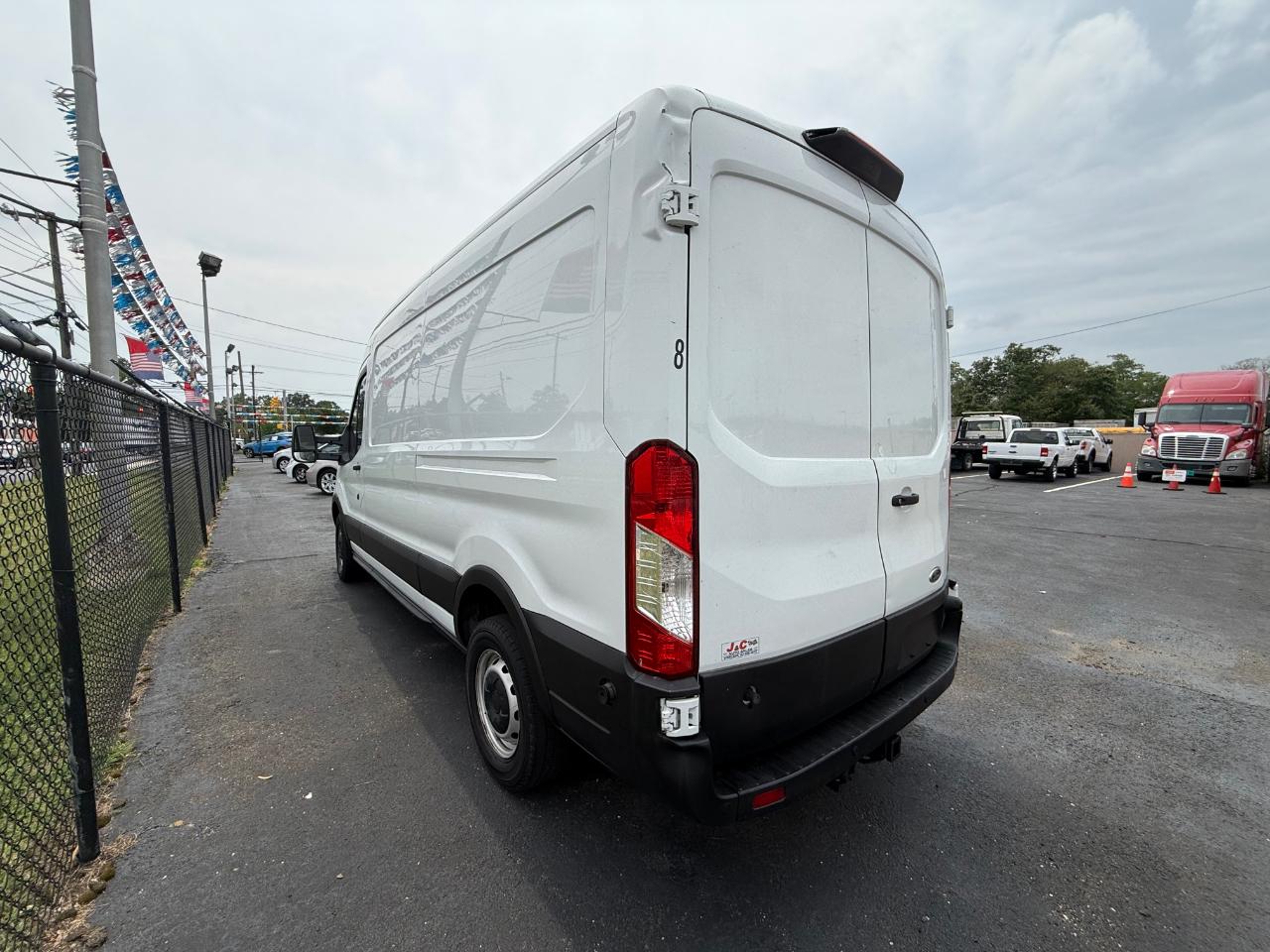 Ford Transit 350 Van Med. Roof w/Sliding Pass. 148-in. WB 2019