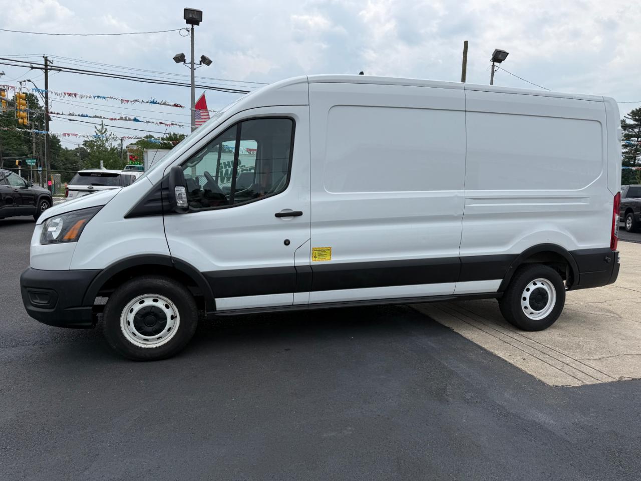 Ford Transit 150 Van Med. Roof w/Sliding Pass. 130-in. WB 2020