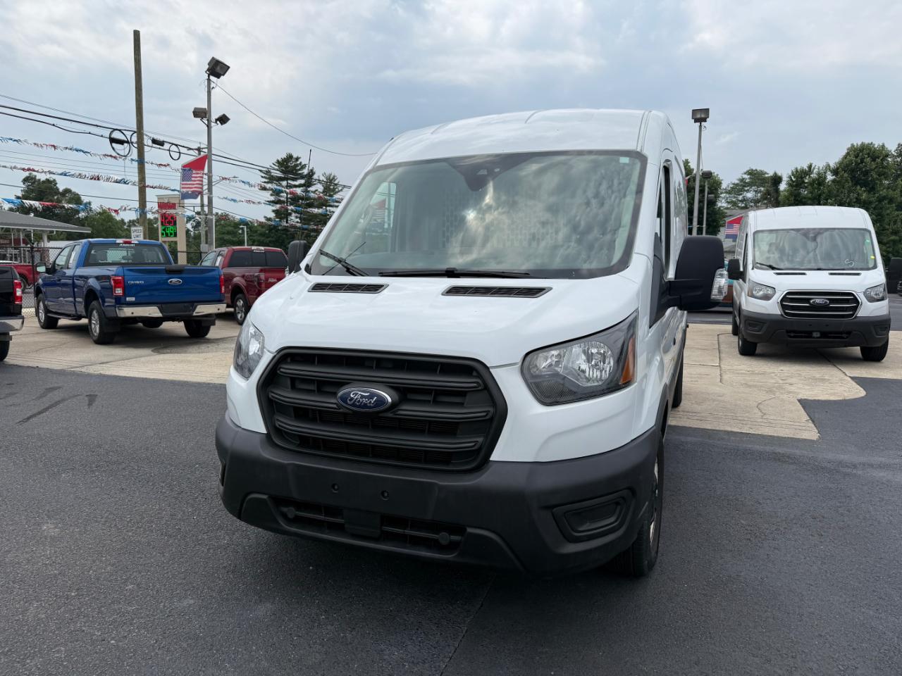 Ford Transit 150 Van Med. Roof w/Sliding Pass. 130-in. WB 2020