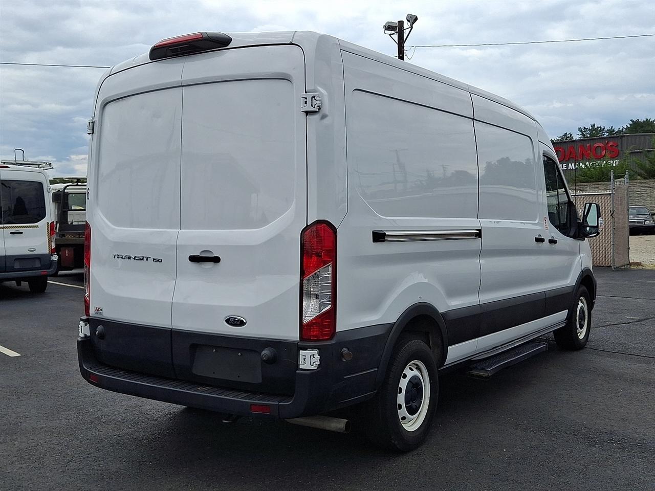 Ford Transit 150 Van Med. Roof w/Sliding Pass. 130-in. WB 2020