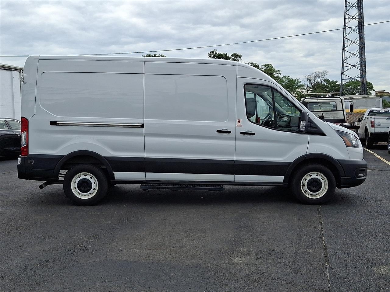 Ford Transit 150 Van Med. Roof w/Sliding Pass. 130-in. WB 2020