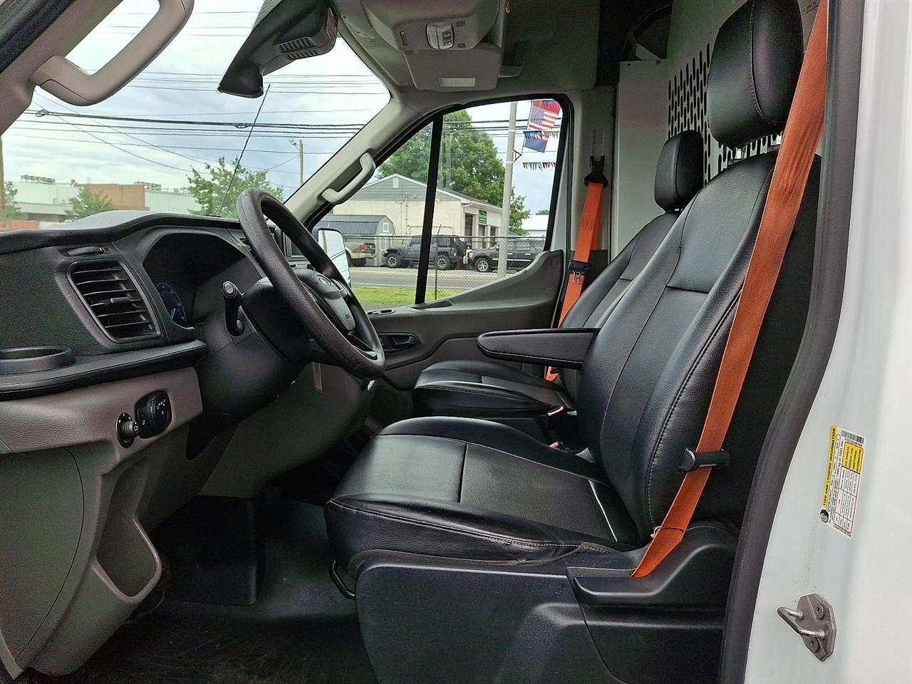 Ford Transit 150 Van Med. Roof w/Sliding Pass. 130-in. WB 2020