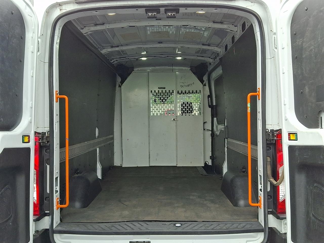 Ford Transit 150 Van Med. Roof w/Sliding Pass. 130-in. WB 2020