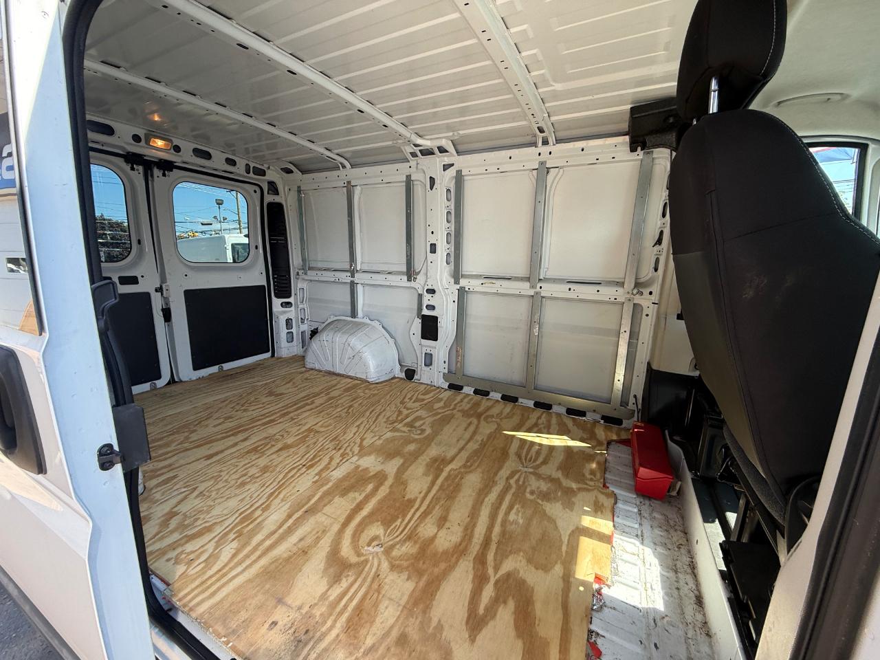 RAM Promaster 1500 Low Roof Tradesman 136-in. WB 2017