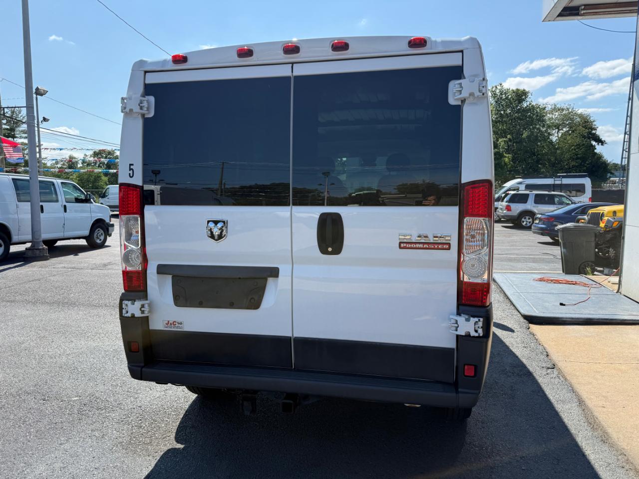 RAM Promaster 1500 Low Roof Tradesman 136-in. WB 2017