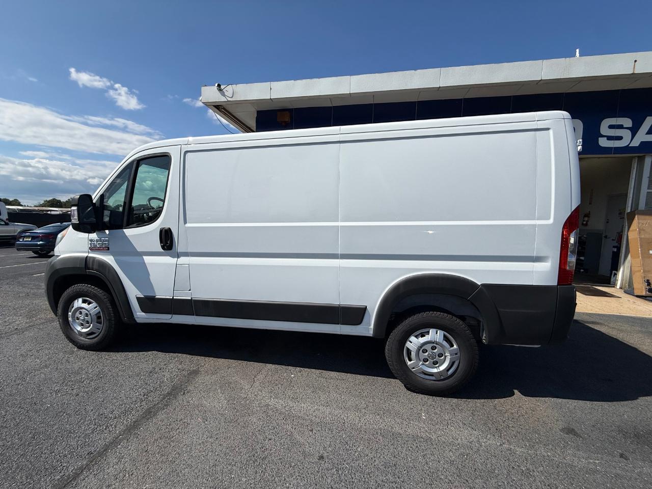 RAM Promaster 1500 Low Roof Tradesman 136-in. WB 2017