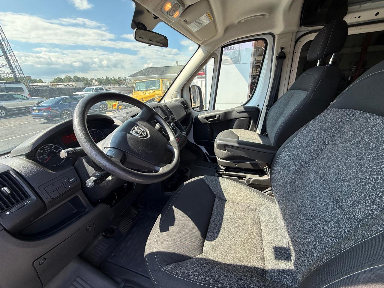 RAM Promaster 1500 Low Roof Tradesman 136-in. WB 2017