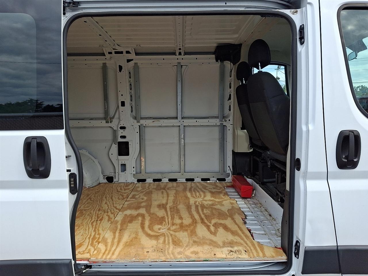 RAM Promaster 1500 Low Roof Tradesman 136-in. WB 2017