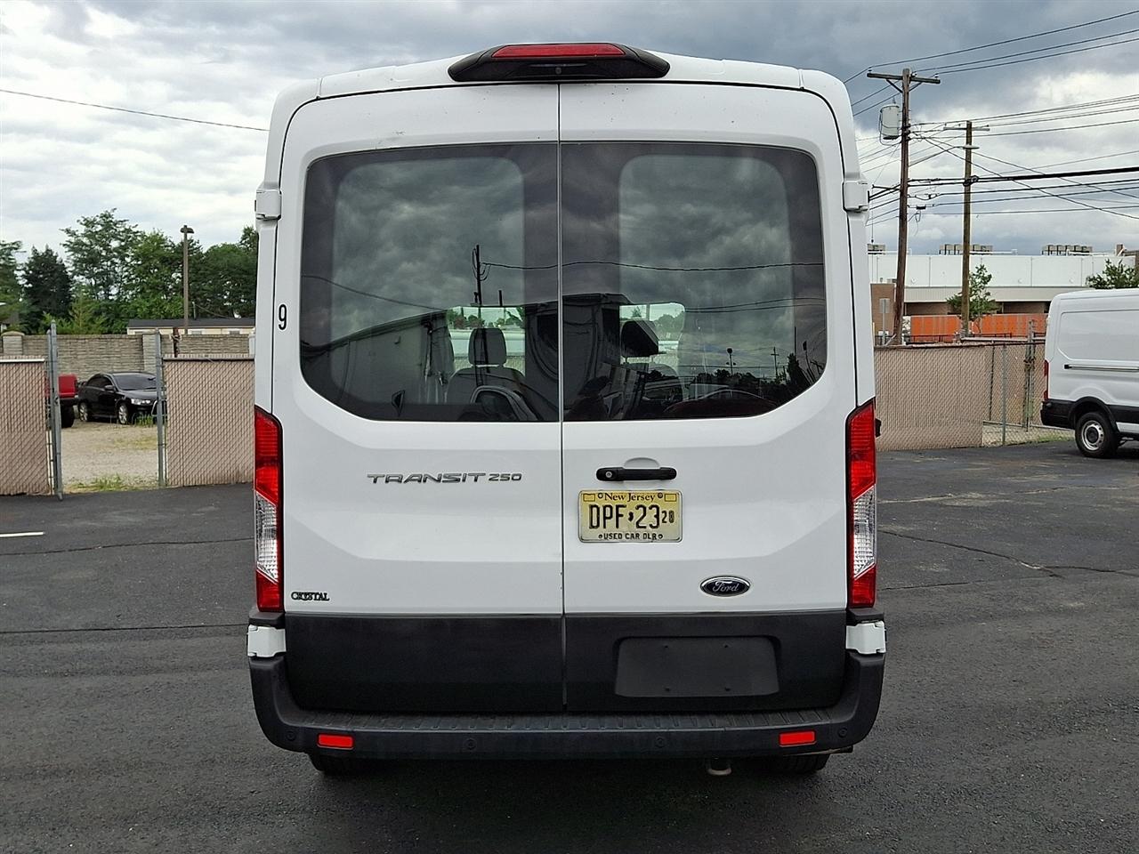 Ford Transit 250 Van Med. Roof w/Sliding Pass. 130-in. WB 2020