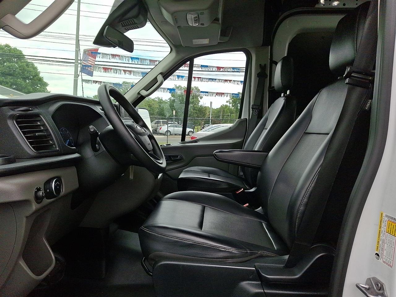 Ford Transit 250 Van Med. Roof w/Sliding Pass. 130-in. WB 2020