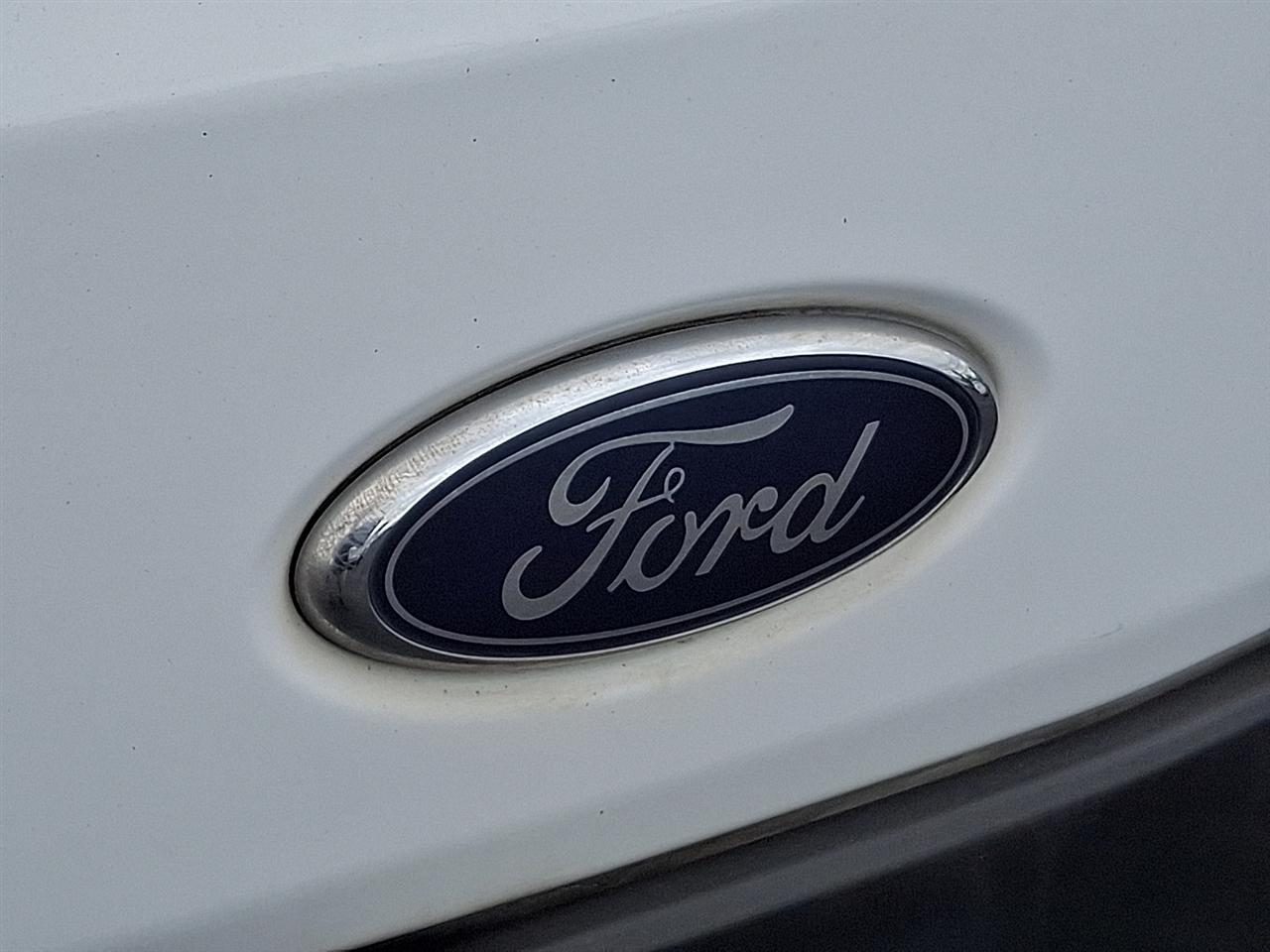 Ford Transit 250 Van Med. Roof w/Sliding Pass. 130-in. WB 2020
