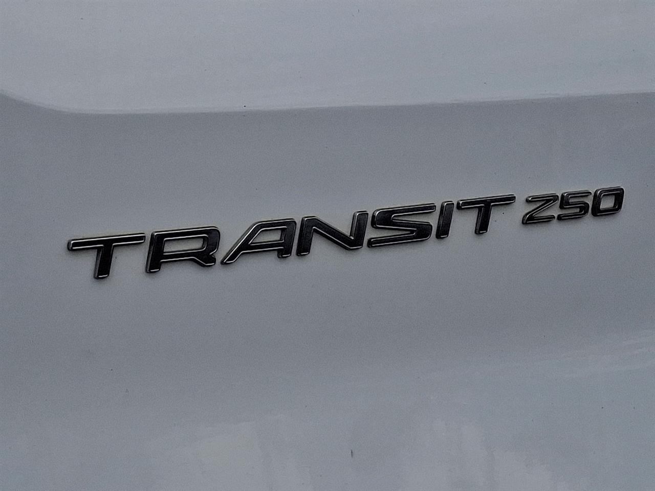 Ford Transit 250 Van Med. Roof w/Sliding Pass. 130-in. WB 2020