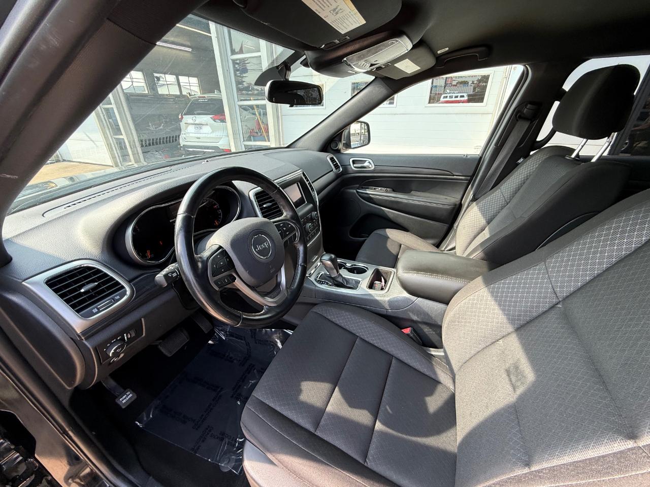 Jeep Grand Cherokee Laredo 4WD 2020