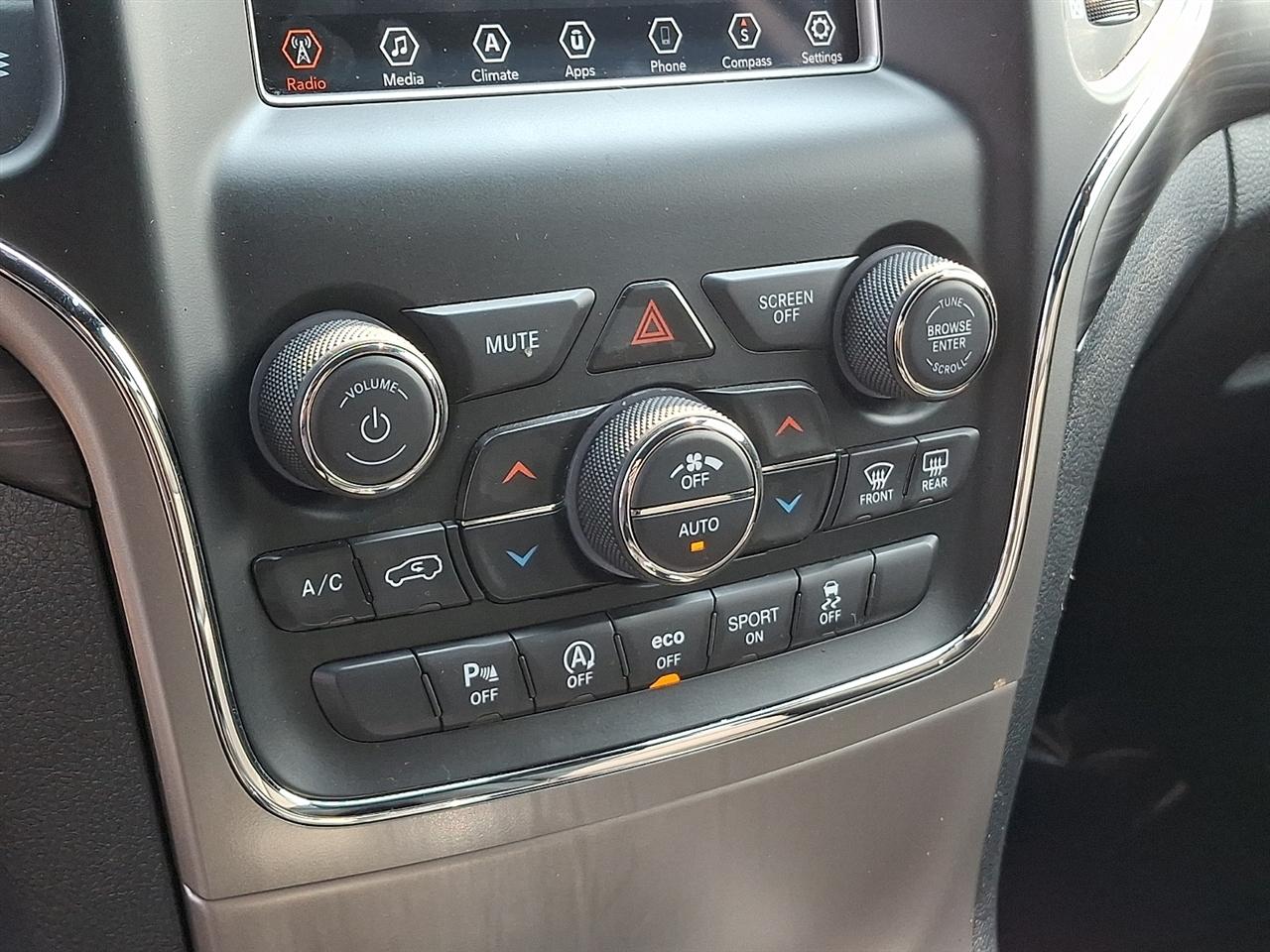 Jeep Grand Cherokee Laredo 4WD 2020