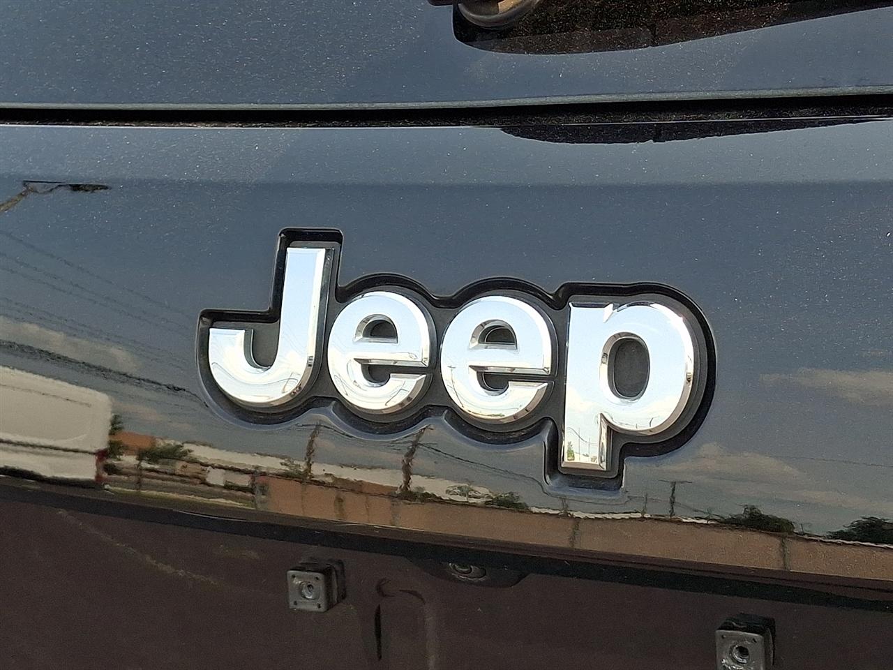 Jeep Grand Cherokee Laredo 4WD 2020