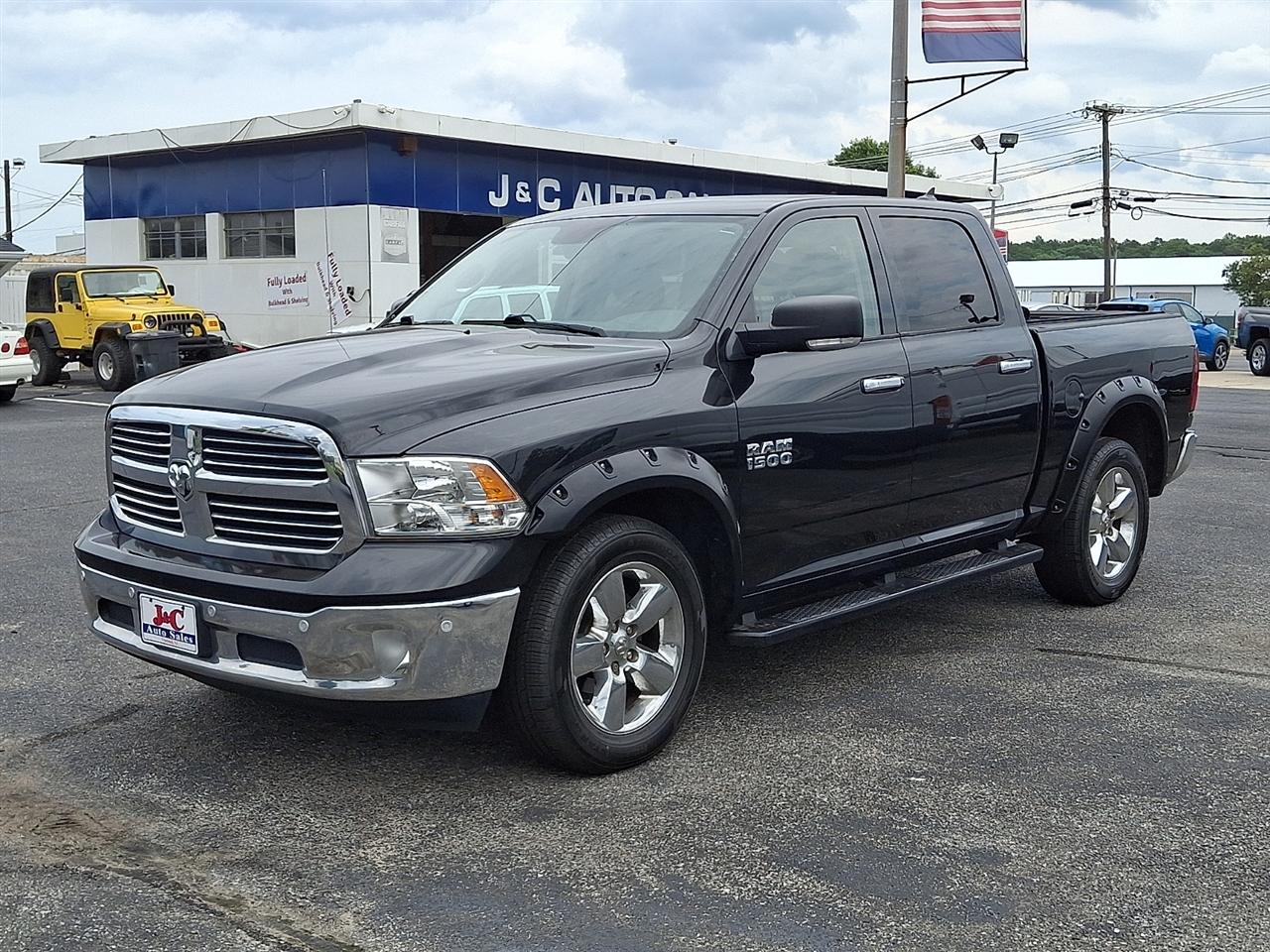 RAM 1500 SLT Crew Cab SWB 4WD 2017