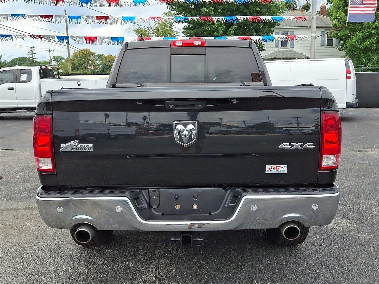 RAM 1500 SLT Crew Cab SWB 4WD 2017