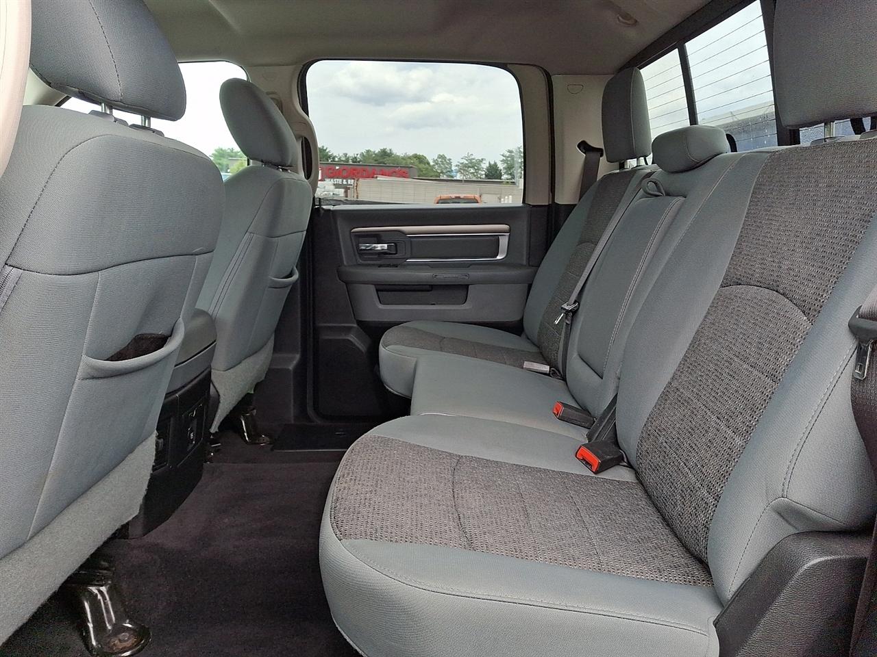 RAM 1500 SLT Crew Cab SWB 4WD 2017