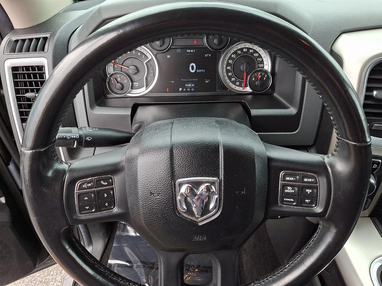 RAM 1500 SLT Crew Cab SWB 4WD 2017