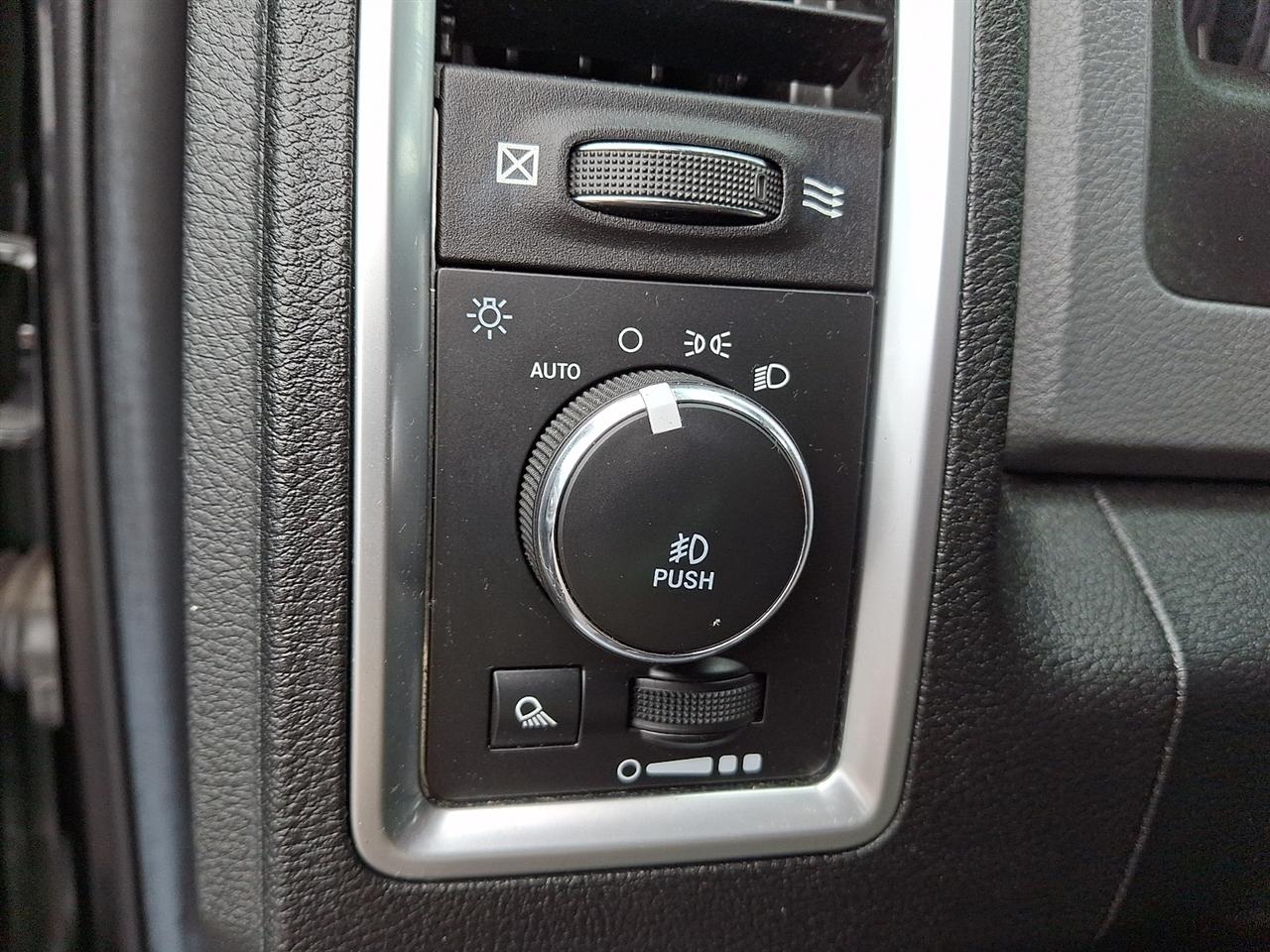 RAM 1500 SLT Crew Cab SWB 4WD 2017