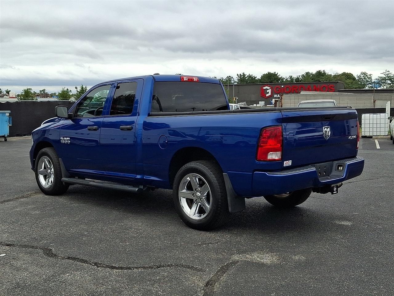 RAM 1500 Tradesman Quad Cab 4WD 2017