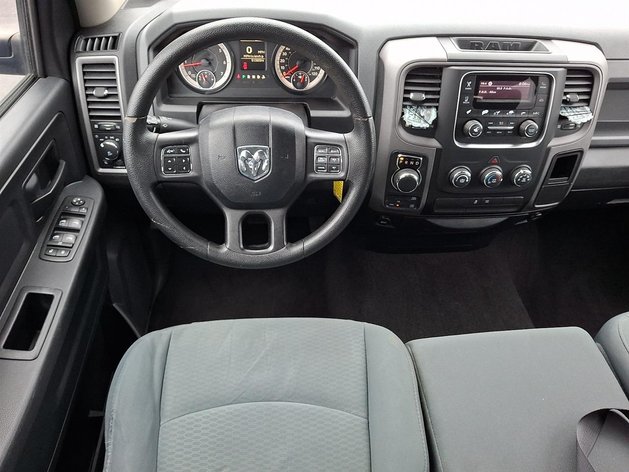 RAM 1500 Tradesman Quad Cab 4WD 2017