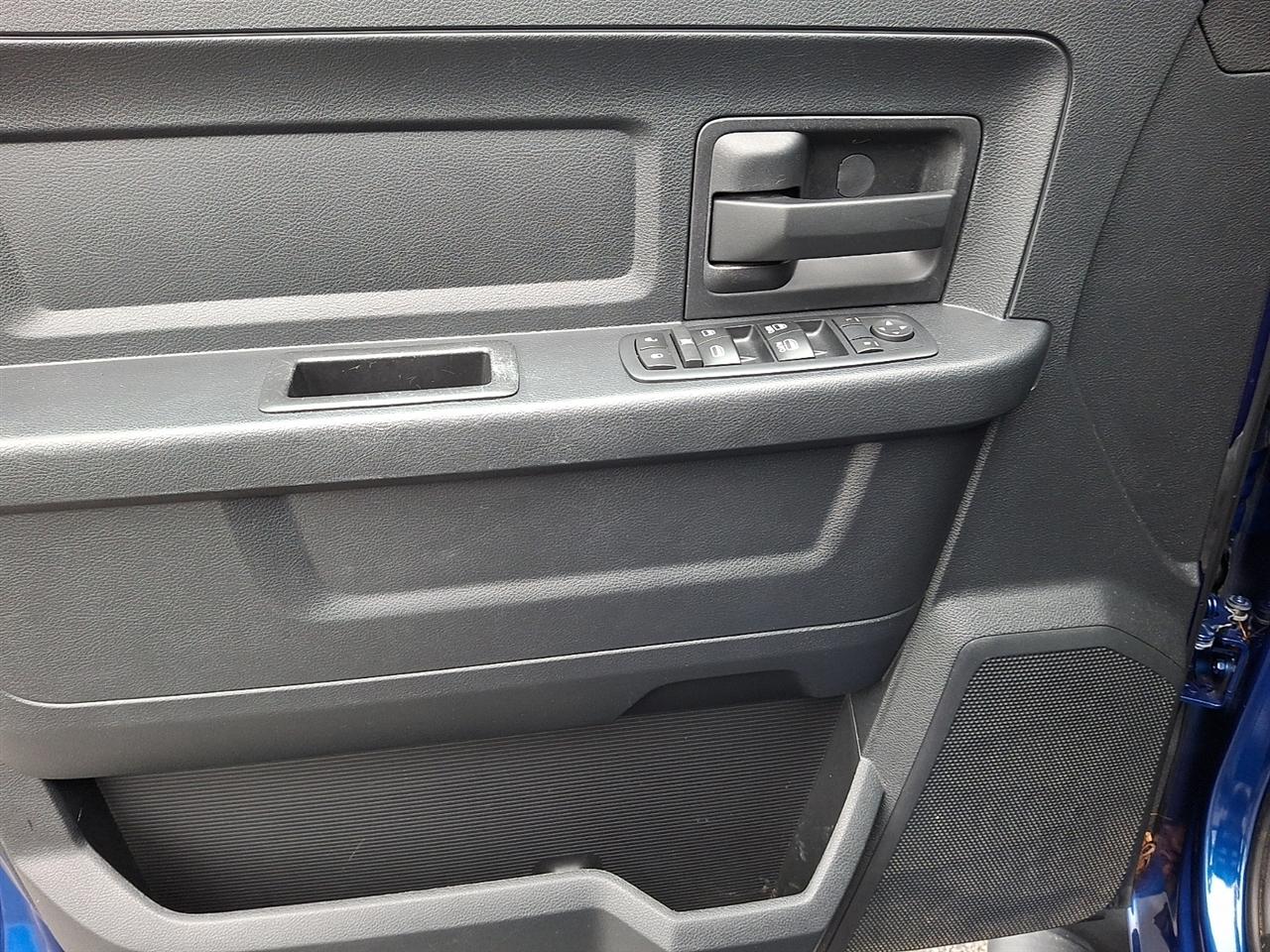 RAM 1500 Tradesman Quad Cab 4WD 2017