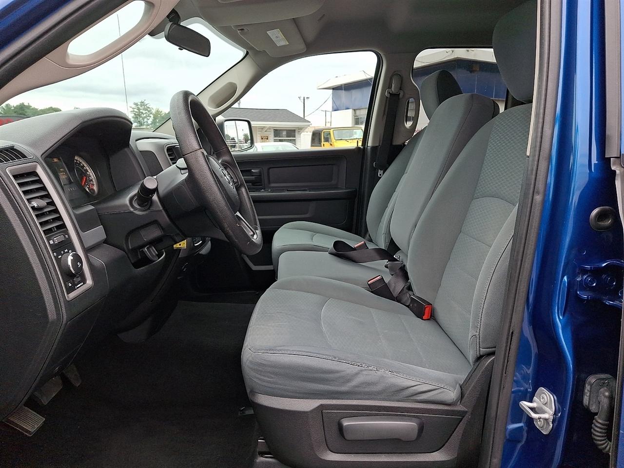 RAM 1500 Tradesman Quad Cab 4WD 2017