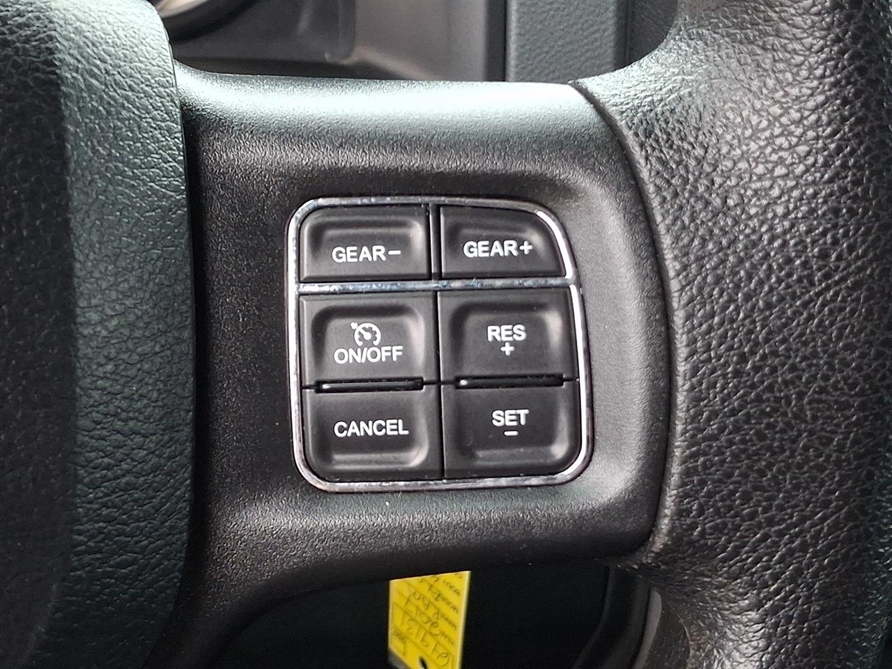 RAM 1500 Tradesman Quad Cab 4WD 2017