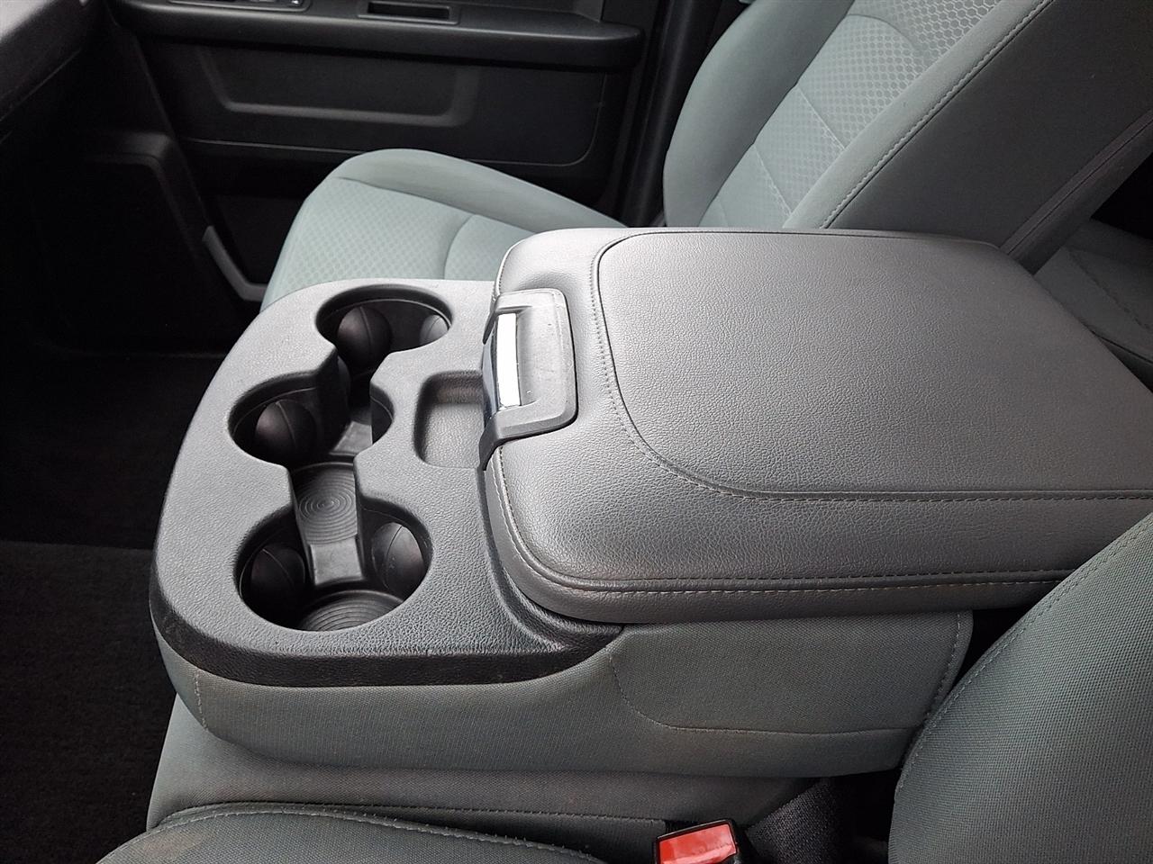 RAM 1500 Tradesman Quad Cab 4WD 2017