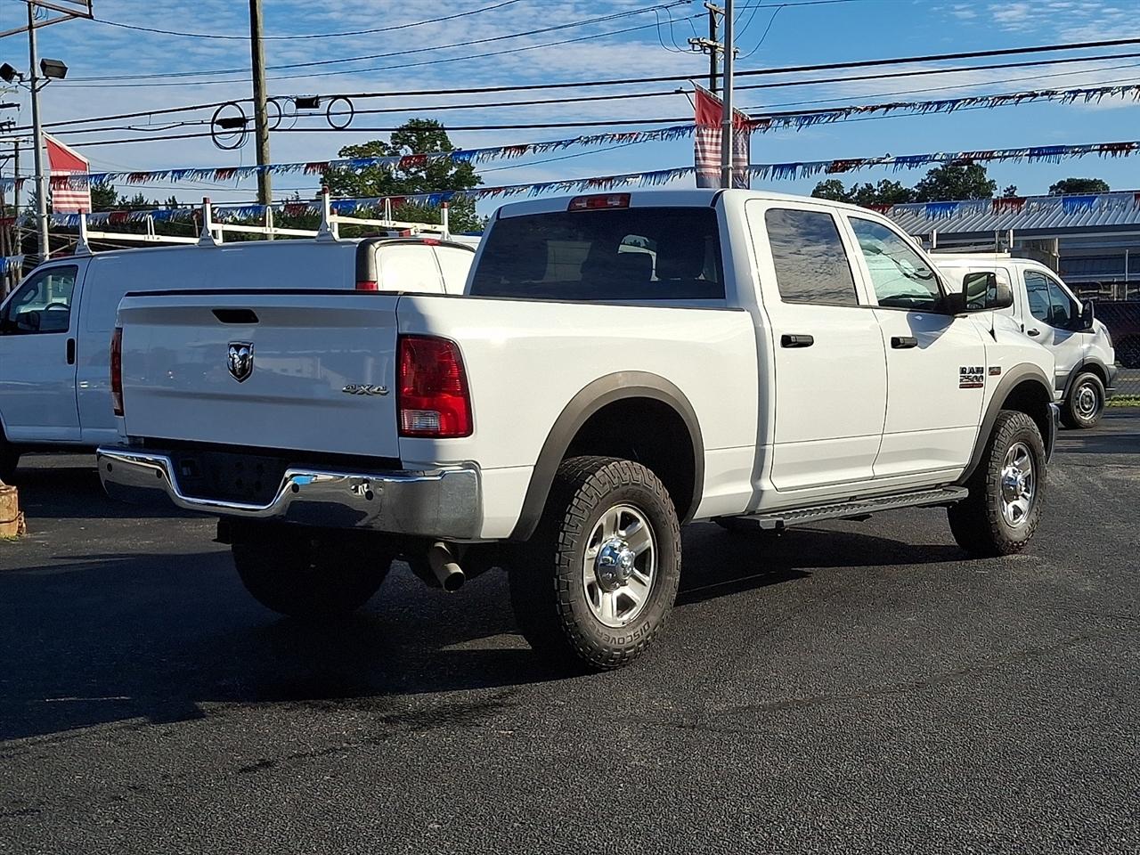 RAM 2500 Tradesman Crew Cab SWB 4WD 2018