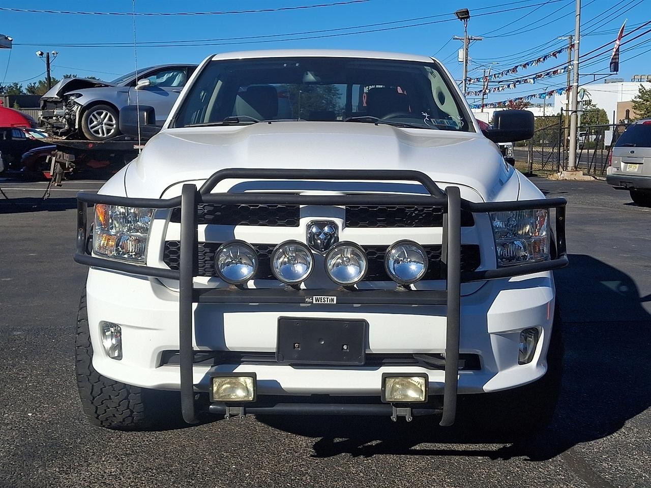 RAM 1500 Tradesman Quad Cab 4WD 2016