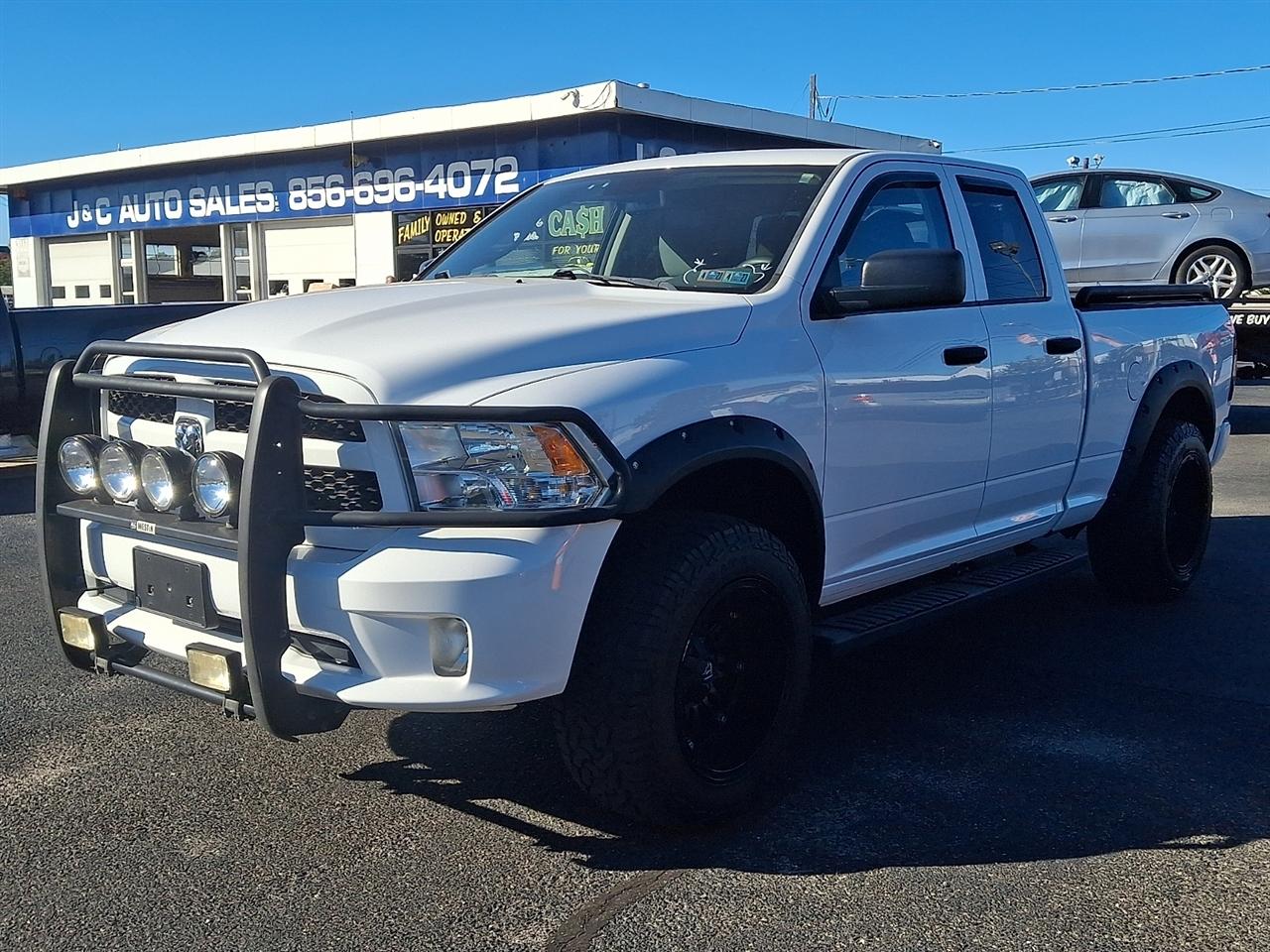 RAM 1500 Tradesman Quad Cab 4WD 2016