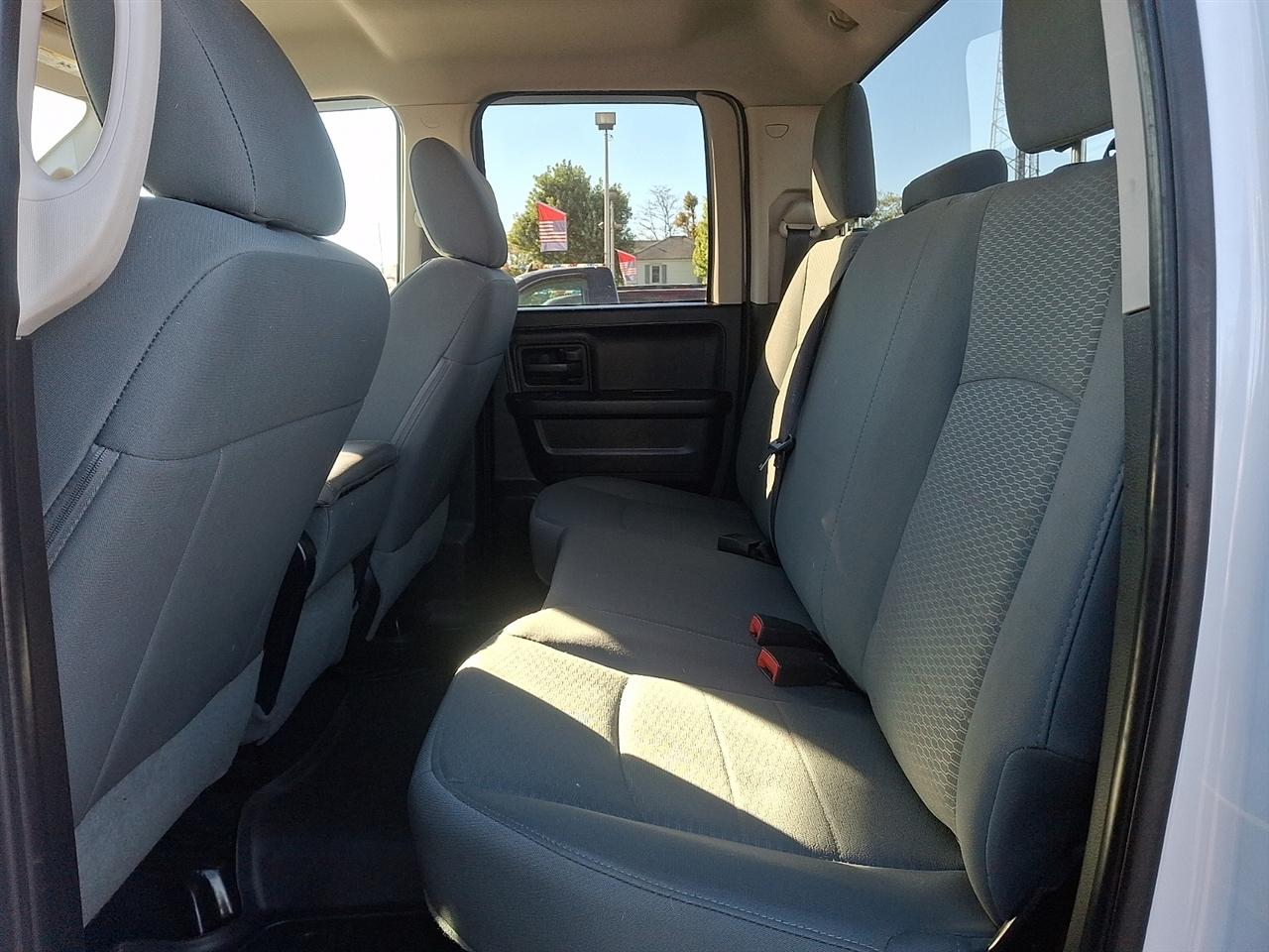 RAM 1500 Tradesman Quad Cab 4WD 2016